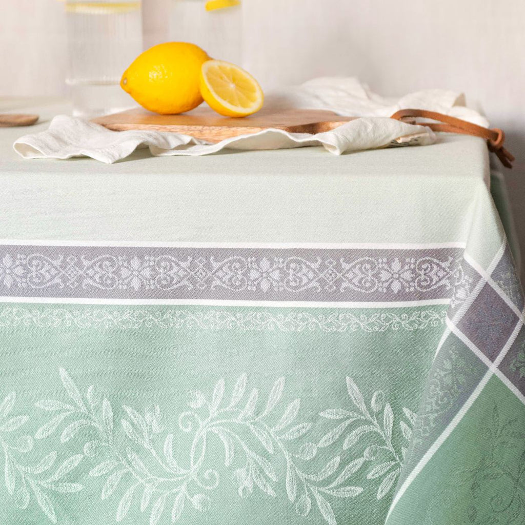 Tischdecke mit Fleckschutz Olivenmuster