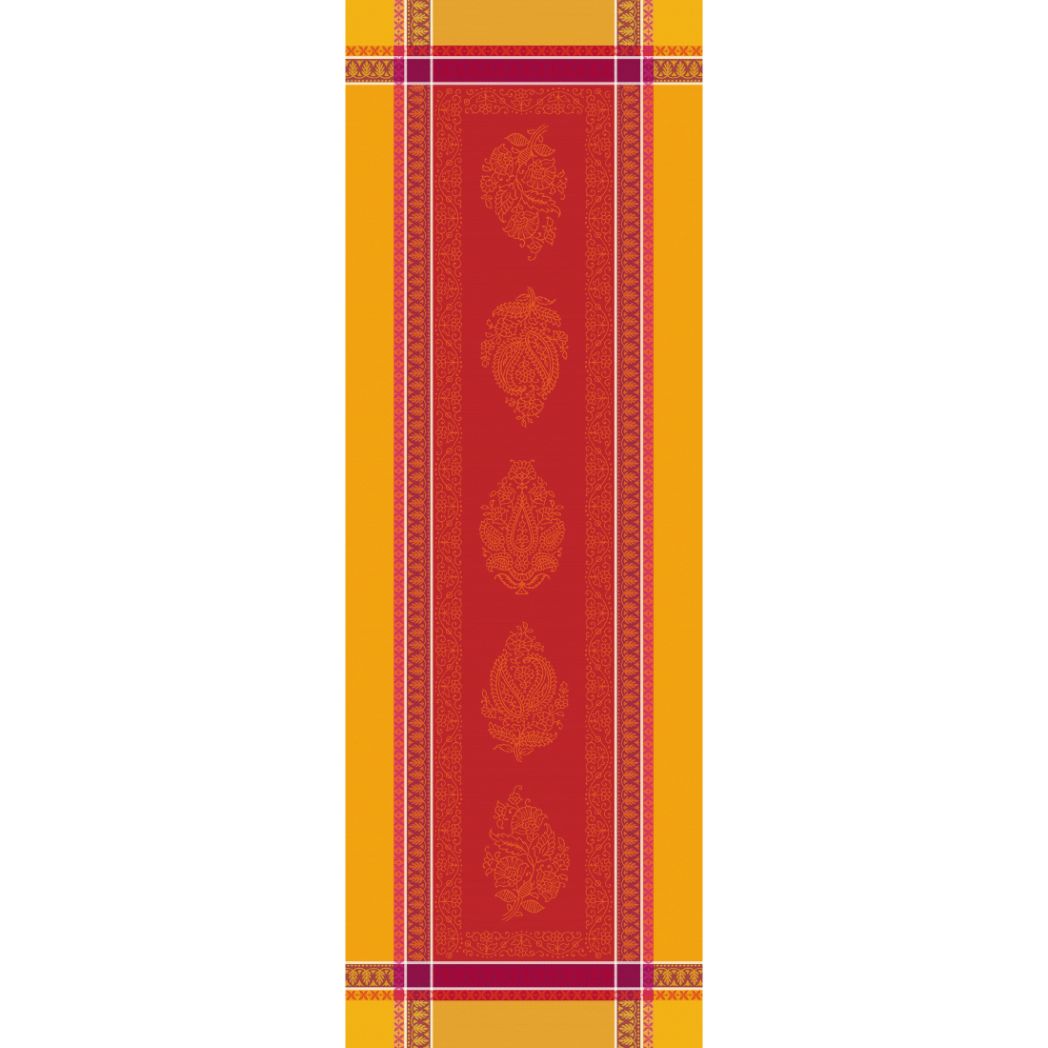 Tischlaeufer-mit-Fleckenschutz-rot-gelb