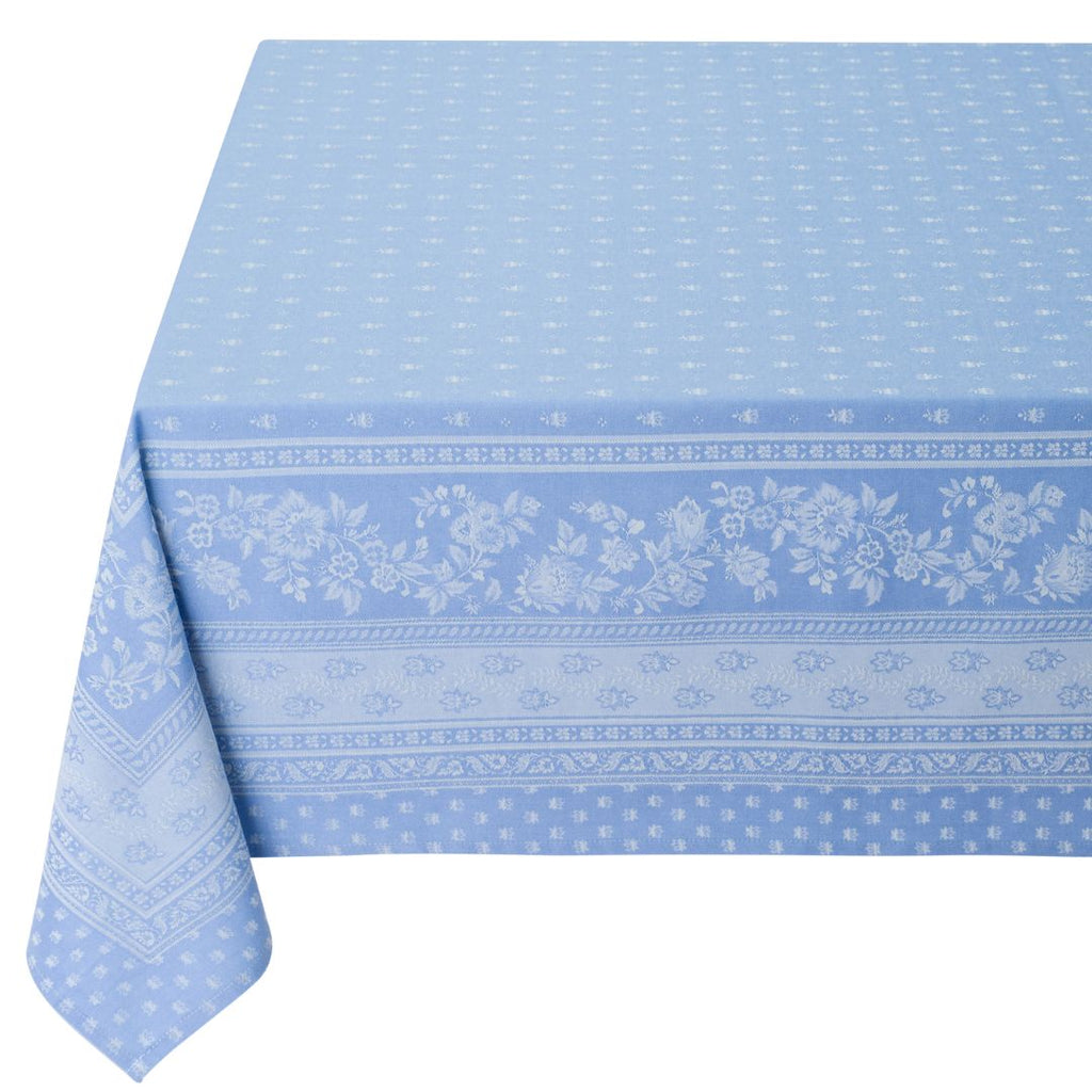  Suchen Sie eine elegante und schicke Tischdecke ? Diese hellblaue Jacquard-Tischdecke mit Fleckenschutz ist der perfekte Verbündete für den Tisch.