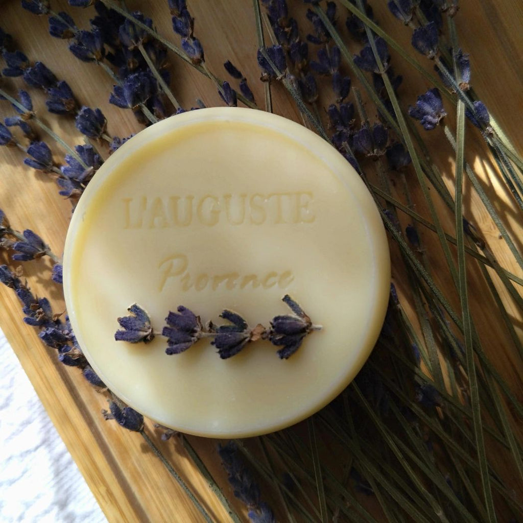 Biologische Lavendelseife und passende „Cabanon“-Box „Fleur de Lavande“ ist viel mehr als eine Seife, es ist ein Kunstwerk.