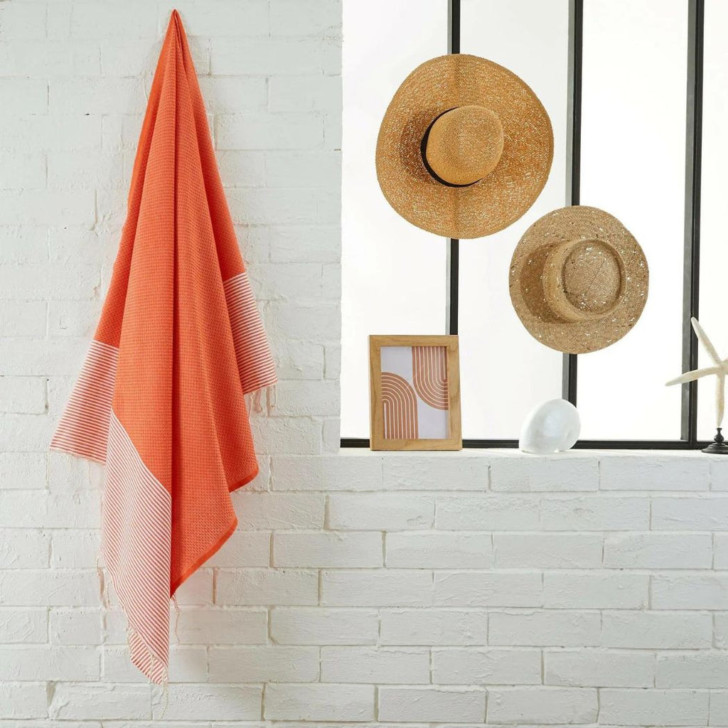 Strandtuch gestreift orange - Das Must Have für den Sommer! Elegant und schick ist es das unverzichtbare Accessoires für Badezimmer, Strand oder Sauna.